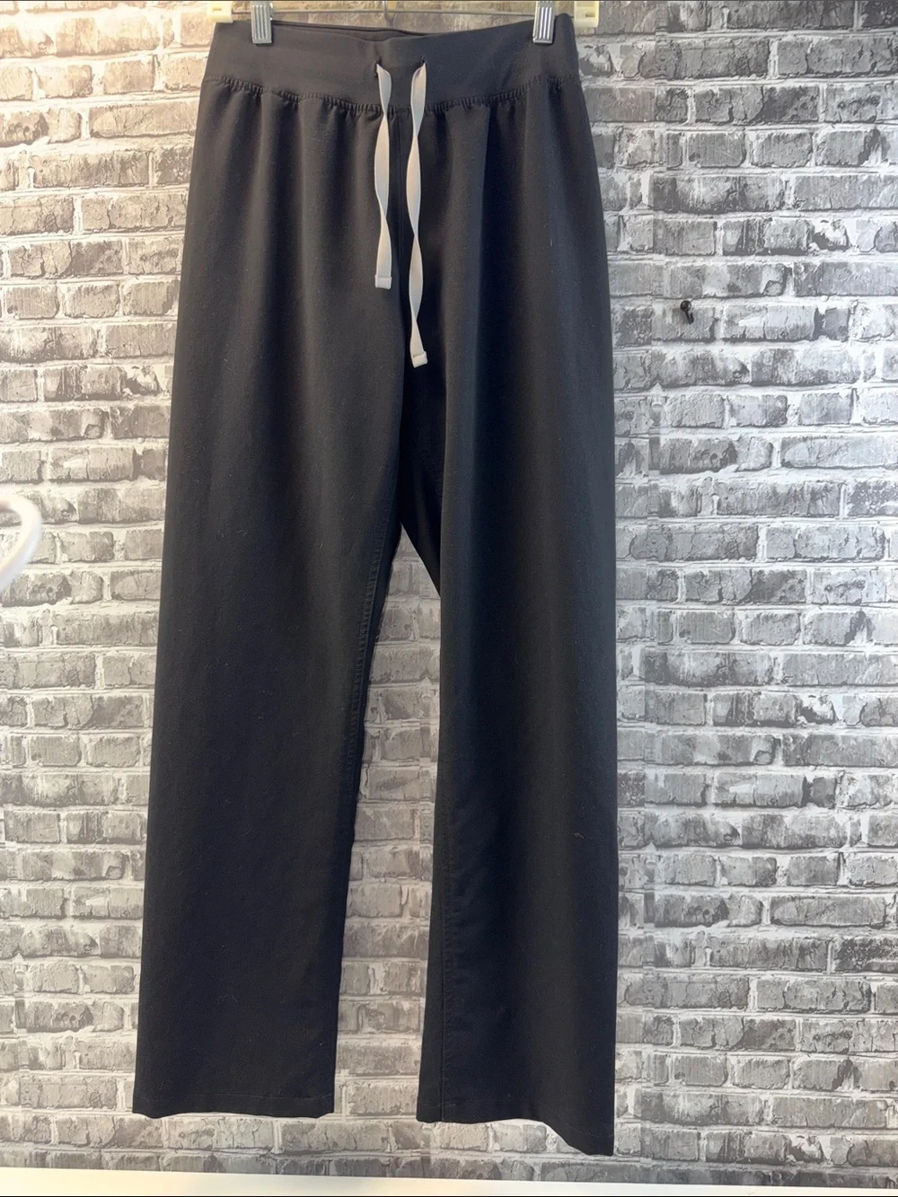 Figs Men's Black Straight-Leg Jogger Pants